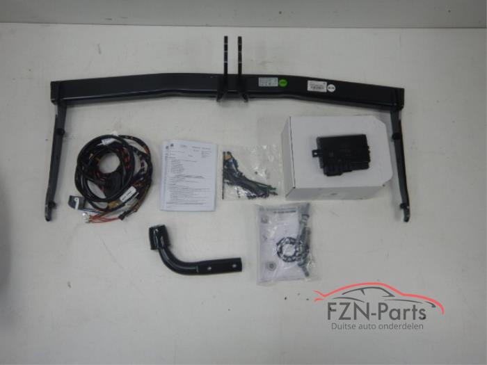 Nowe Hak holowniczy Volkswagen Golf VIII (CD1) 1.5 TSI 16V Cena € 399,00 Z VAT oferowane przez FZN Parts