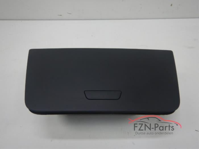 Begagnade Handskfack Skoda Karoq Pris € 79,00 Inklusive moms erbjuds av FZN Parts