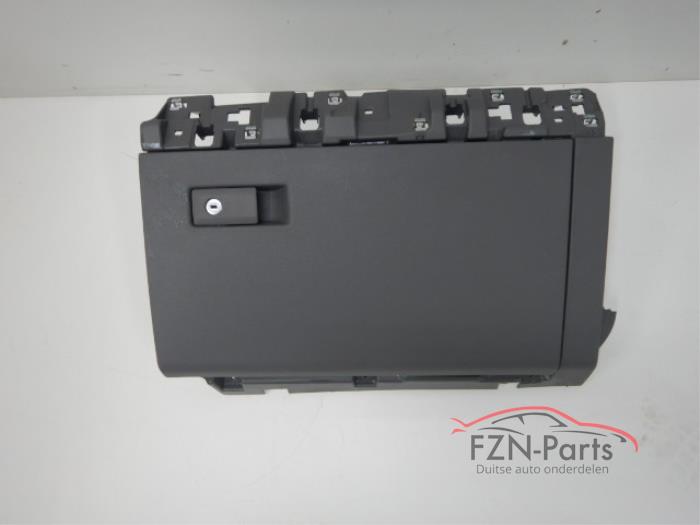Begagnade Handskfack Volkswagen Transporter T6 Pris € 49,01 Inklusive moms erbjuds av FZN Parts