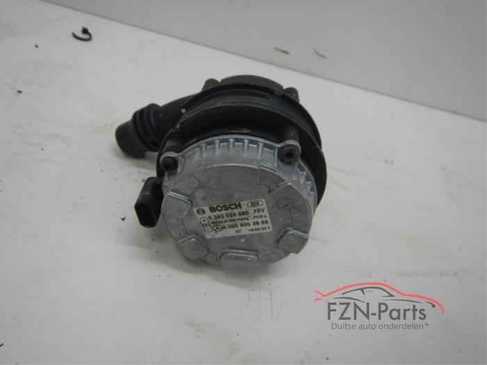 Begagnade Extra vattenpump Mercedes GLC-Klasse Pris € 125,01 Inklusive moms erbjuds av FZN Parts