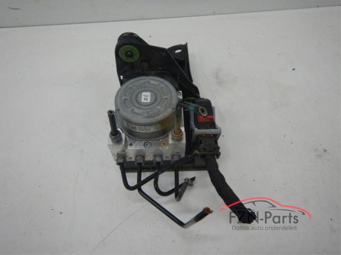 Usagé Bloc ABS Volkswagen Golf VIII (CD1) Prix € 349,00 Prix TTC proposé par FZN Parts