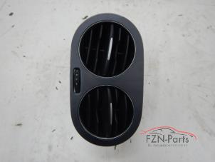 Usagé Grille aération tableau de bord Volkswagen Tiguan Prix € 25,00 Prix TTC proposé par FZN Parts