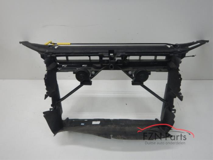Używane Panel przedni Skoda Octavia Combi (5EAC) Cena € 249,01 Z VAT oferowane przez FZN Parts