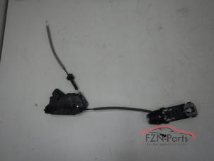 Usados Mecanismo de cerradura de puerta de 4 puertas derecha delante Audi A1 Precio € 99,00 IVA incluido ofrecido por FZN Parts