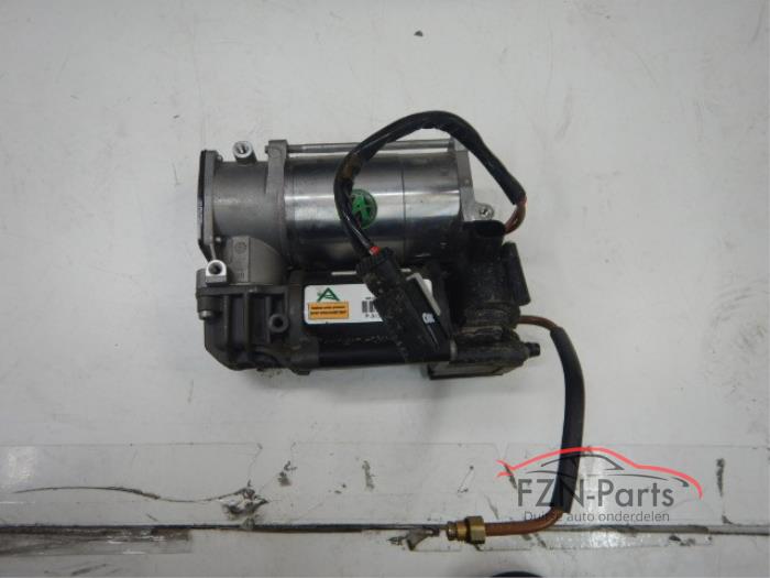 Begagnade Kompressor Mercedes C (W205) Pris € 299,00 Inklusive moms erbjuds av FZN Parts