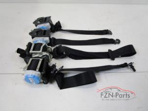 Gebrauchte Sicherheitsgurt Set vorne + hinten Mercedes CLA (117.3) Preis € 363,00 Mit Mehrwertsteuer angeboten von FZN Parts