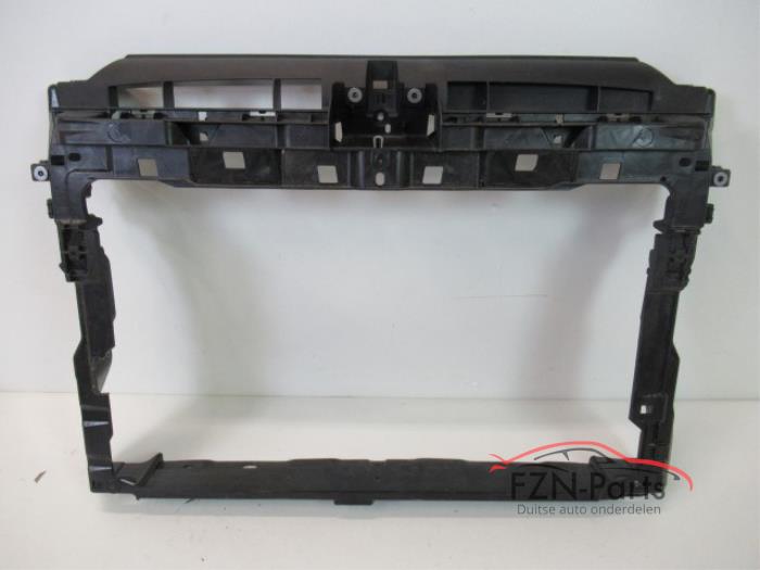 Begagnade Front Volkswagen Touran (5T1) Pris € 149,00 Inklusive moms erbjuds av FZN Parts