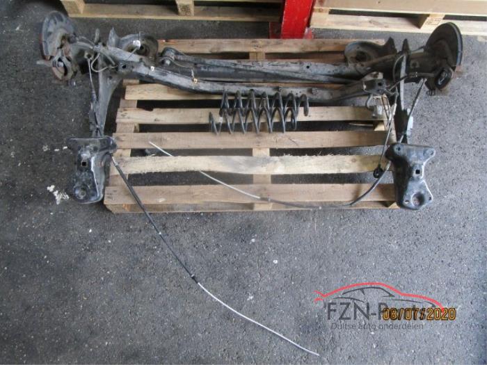 Używane Pólwal Volkswagen Beetle (16AB) Cena € 499,00 Z VAT oferowane przez FZN Parts