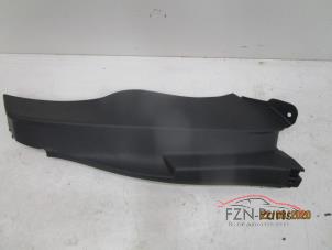 Usados Tapizado panel lateral derecha detrás Volkswagen Golf Sportsvan Precio € 15,00 IVA incluido ofrecido por FZN Parts