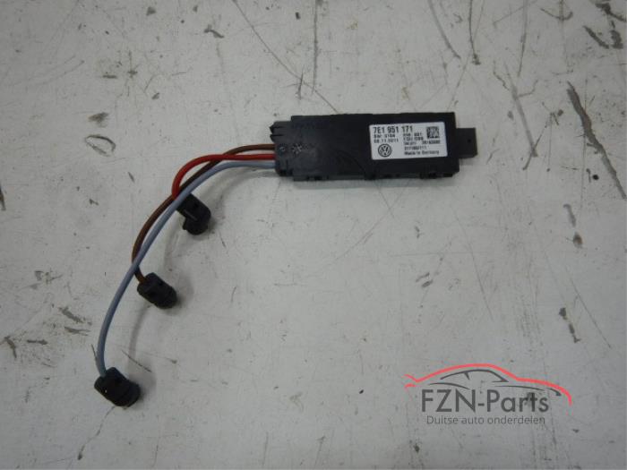 Używane Mikrofon Volkswagen Transporter Cena € 49,01 Z VAT oferowane przez FZN Parts