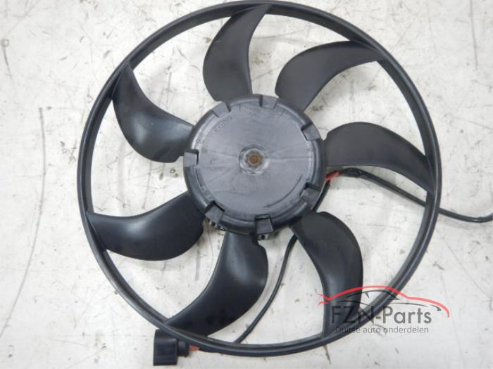 Używane Wentylator Audi RS 3 Sportback (8VA/8VF) Cena € 199,00 Z VAT oferowane przez FZN Parts