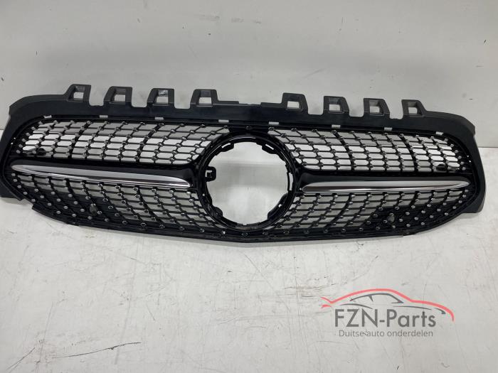 Begagnade Grill Mercedes A (177.0) Pris € 199,00 Inklusive moms erbjuds av FZN Parts