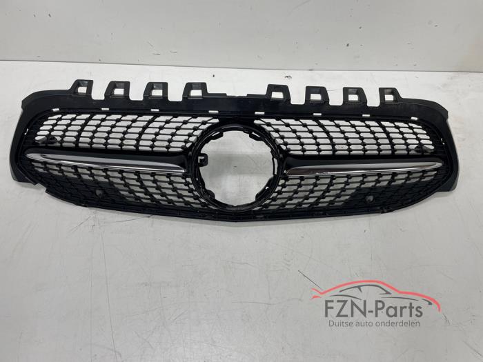 Begagnade Grill Mercedes A (177.0) Pris € 199,00 Inklusive moms erbjuds av FZN Parts