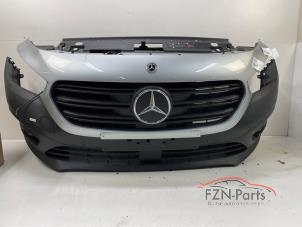 Usados Parachoques Mercedes Citan (420.6) eCitan Precio € 1.199,00 IVA incluido ofrecido por FZN Parts