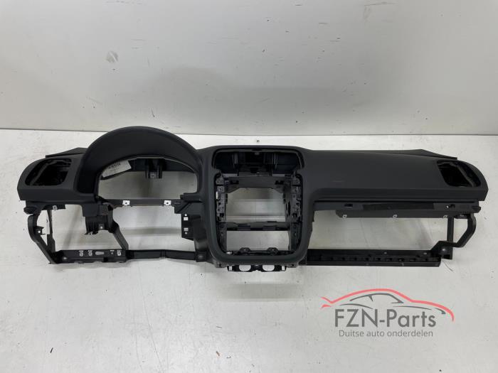 Używane Panel Volkswagen Scirocco (137/13AD) Cena na żądanie oferowane przez FZN Parts
