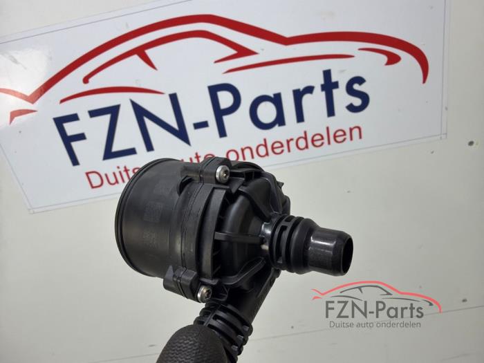 Begagnade Vattenpump Mercedes C (W206) Pris € 175,00 Inklusive moms erbjuds av FZN Parts
