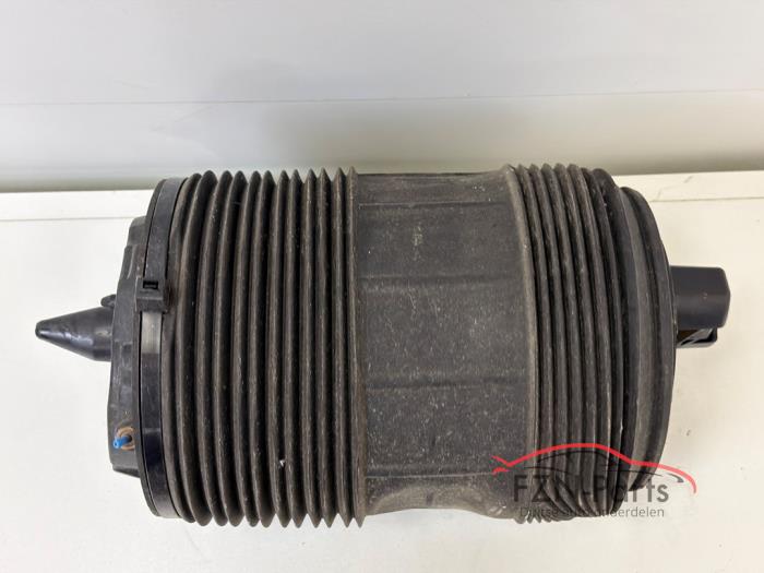 Używane Miech Audi RS 6 Avant (C8) Cena € 499,00 Z VAT oferowane przez FZN Parts