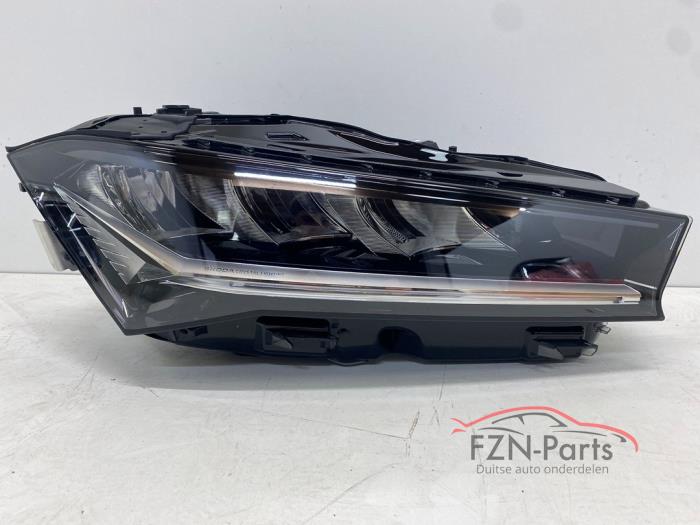 Używane Reflektor prawy Skoda Superb Combi (NZ5) Cena € 749,00 Z VAT oferowane przez FZN Parts