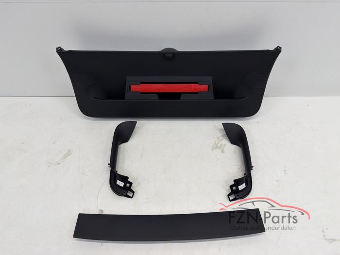 Używane Tapicerka tylnej klapy Volkswagen Golf VIII (CD1) 1.5 TSI 16V Cena € 99,00 Z VAT oferowane przez FZN Parts