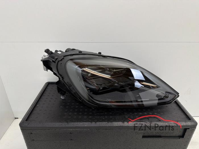 Nowe Reflektor prawy Porsche Cayenne III (9YA) Cena € 1.799,00 Z VAT oferowane przez FZN Parts