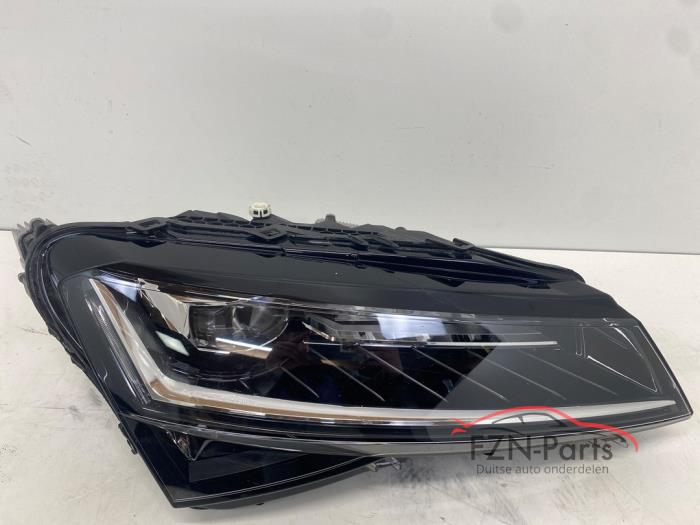 Używane Reflektor prawy Skoda Superb Combi (3V5) 1.4 TSI iV 16V Cena € 1.199,00 Z VAT oferowane przez FZN Parts
