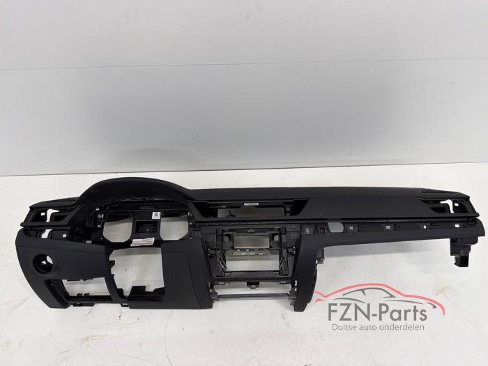 Używane Panel Skoda Superb Combi (3V5) 1.4 TSI iV 16V Cena na żądanie oferowane przez FZN Parts