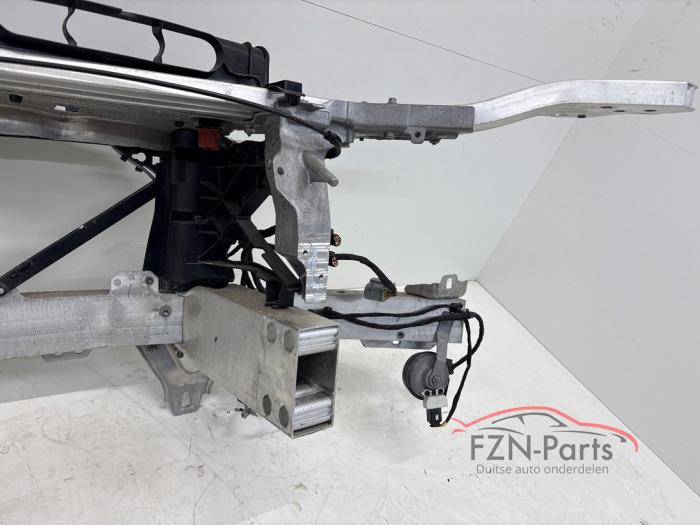 Front från en Mercedes-Benz E (C238) E-300 EQ Boost 2.0 Turbo 16V 2021