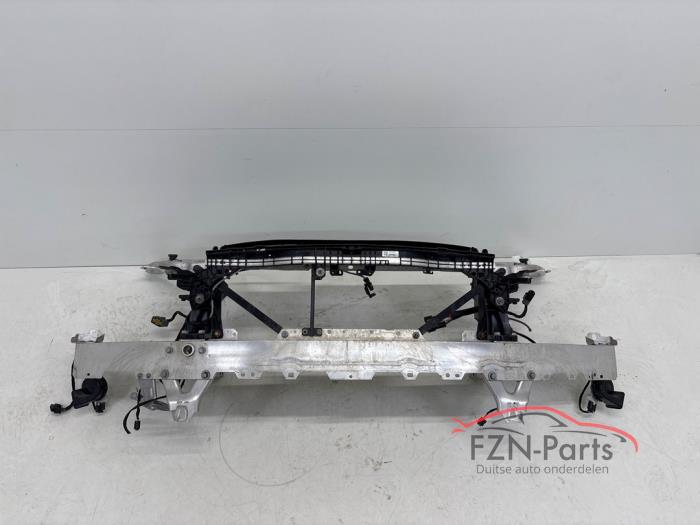 Begagnade Front Mercedes E (C238) E-300 EQ Boost 2.0 Turbo 16V Pris € 799,00 Inklusive moms erbjuds av FZN Parts