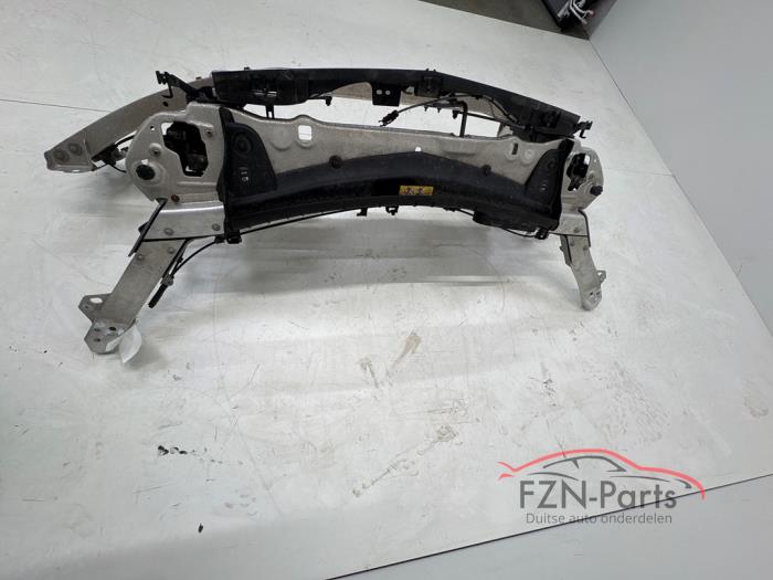 Front från en Mercedes-Benz E (C238) E-300 EQ Boost 2.0 Turbo 16V 2021