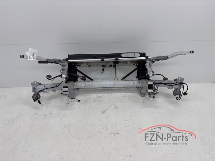Front från en Mercedes-Benz E (C238) E-300 EQ Boost 2.0 Turbo 16V 2021