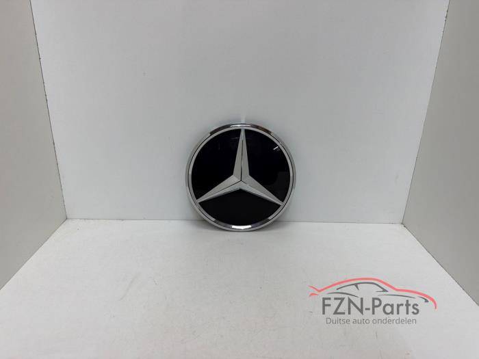 Używane Emblemat Mercedes A Limousine (177.1) 1.3 A-200 Turbo Cena € 99,00 Z VAT oferowane przez FZN Parts