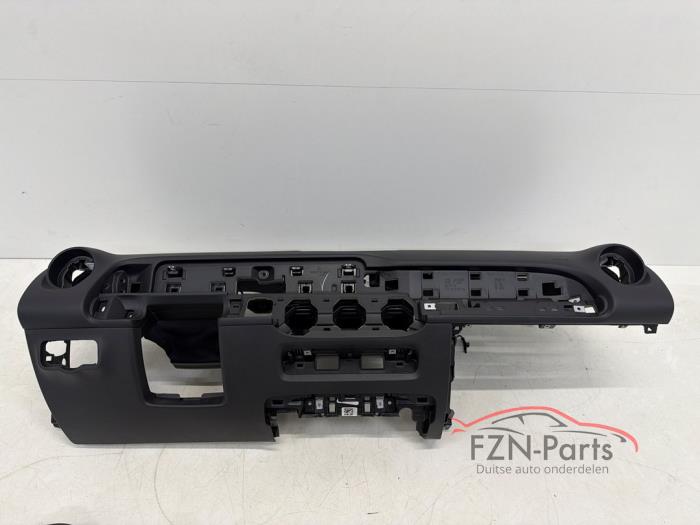 Używane Panel Mercedes GLB (247.6) 2.0 GLB-200d 4-Matic Cena na żądanie oferowane przez FZN Parts