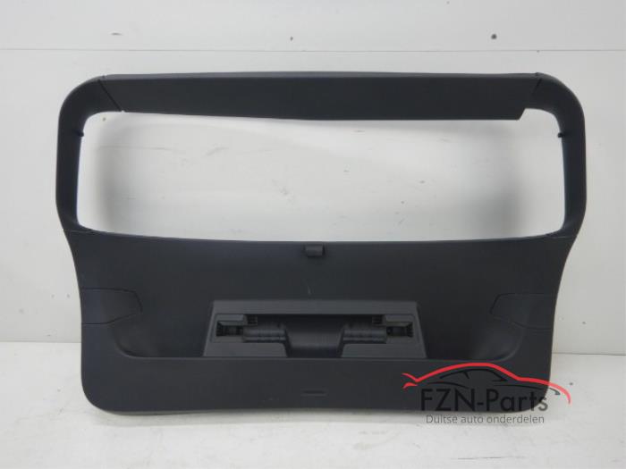 Używane Tapicerka tylnej klapy Volkswagen Golf VIII (CD1) Cena € 99,00 Z VAT oferowane przez FZN Parts