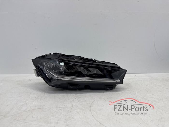 Nowe Reflektor prawy Skoda Superb Combi (NZ5) 1.5 TSI mHEV 16V Cena € 599,00 Z VAT oferowane przez FZN Parts