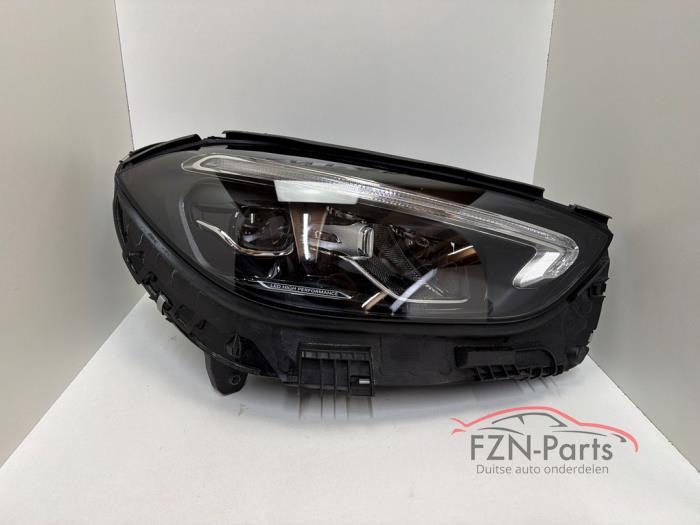 Używane Reflektor prawy Mercedes C (W206) C-200 1.5 EQ Boost Cena € 799,00 Z VAT oferowane przez FZN Parts
