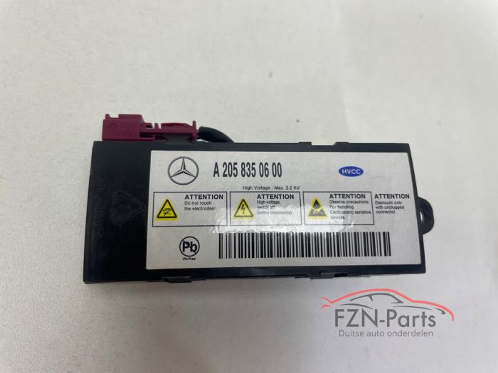 Begagnade Ackumulator Mercedes E-Klasse AMG (W213) 4.0 E-63 S AMG V8 Turbo 4-Matic+ Pris € 39,00 Inklusive moms erbjuds av FZN Parts