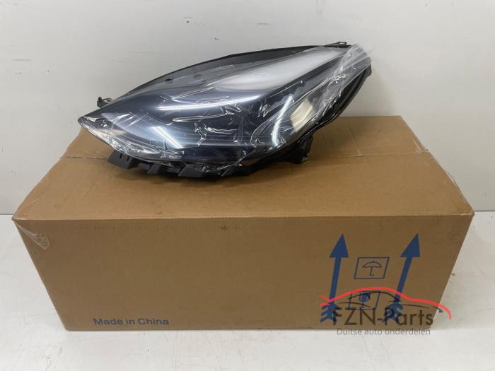 Nowe Reflektor lewy Tesla Model 3 EV AWD Cena € 999,00 Z VAT oferowane przez FZN Parts