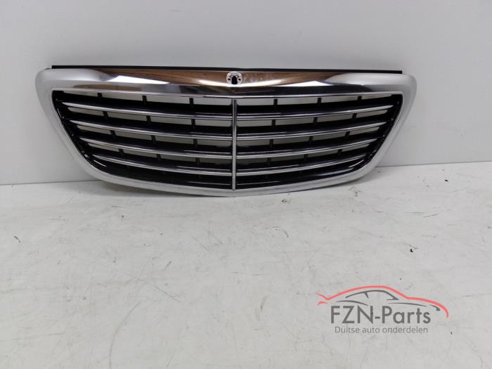 Używane Grill Mercedes S (222.0/222.1) 2.1 S-300 BlueTEC Hybrid, S-300 h 16V Cena € 240,79 Z VAT oferowane przez FZN Parts