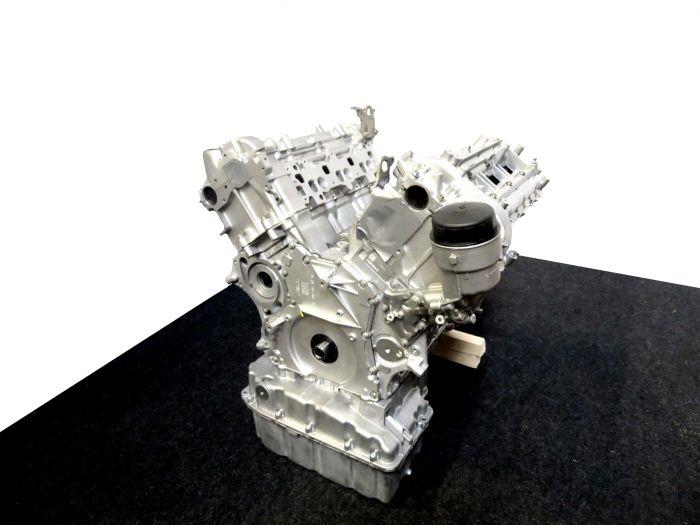 Motor van een Mercedes Diverse