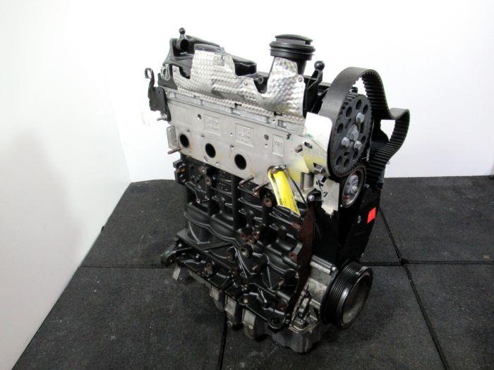 Engine from a Volkswagen Golf VI (5K1)