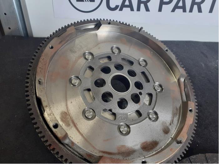 New Flywheel Audi A3 Quattro (8P1) 1.8 16V TFSI Price € 242,00 Inclusive VAT offered by Van Kronenburg Engines