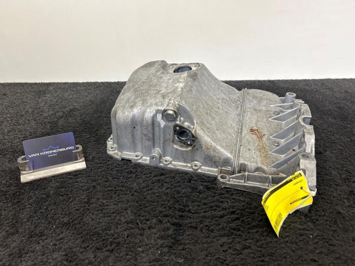 Gebrauchte Ölwanne Volkswagen Passat Variant (3B5) 1.8 T 20V Preis € 40,00 Mit Mehrwertsteuer angeboten von Van Kronenburg Engines
