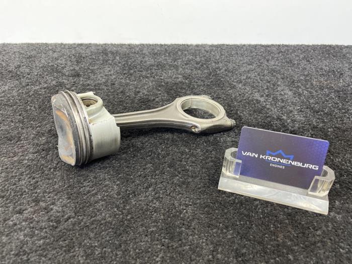 Usados Pistón Audi RS 6 Avant (C6) RS6 5.0 V10 40V TFSI Precio € 200,00 IVA incluido ofrecido por Van Kronenburg Engines