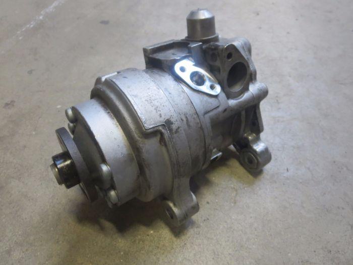 Usagé Pompe de direction BMW X5 (F15) M Turbo 4.4i V8 32V Prix € 129,94 Prix TTC proposé par Van Kronenburg Engines