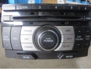 Usados Reproductor de CD y radio Hyundai Genesis (BH) 3.8 V6 24V Precio € 99,95 IVA incluido ofrecido por Van Kronenburg Engines