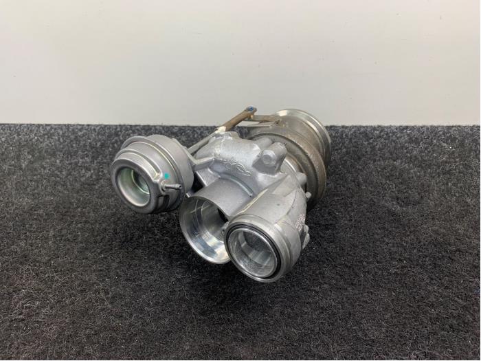 Nowe Turbo BMW 5 serie (F10) 550i V8 32V TwinPower Turbo Cena € 800,00 Z VAT oferowane przez Van Kronenburg Engines