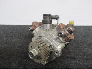Used Mechanical fuel pump Jaguar XF (CC9) 3.0 D V6 24V AWD Price € 169,94 Inclusive VAT offered by Van Kronenburg Engines