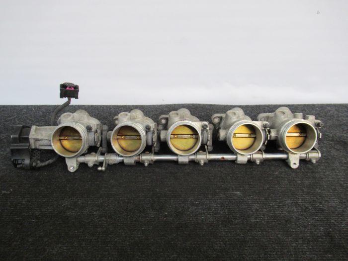 Gebrauchte Drosselklappengehäuse BMW 5 serie (E60) M5 V-10 40V LHD Preis € 274,95 Mit Mehrwertsteuer angeboten von Van Kronenburg Engines