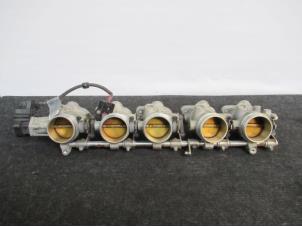 Usados Cuerpo de válvula de mariposa BMW 5 serie (E60) M5 V-10 40V LHD Precio € 274,95 IVA incluido ofrecido por Van Kronenburg Engines