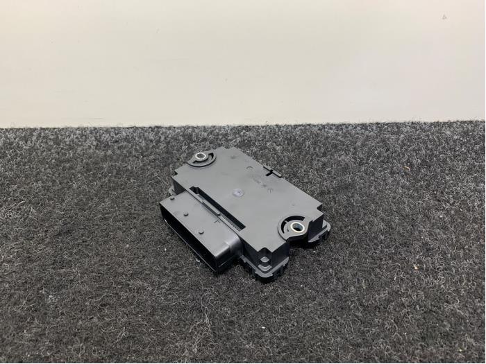 Używane Modul hamulca postojowego Porsche 911 (991) 3.4 24V Carrera 4 Cena € 144,99 Z VAT oferowane przez Van Kronenburg Engines